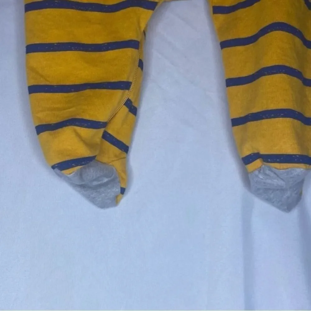 Gerber Baby boy 4 piece set Size 0-3M